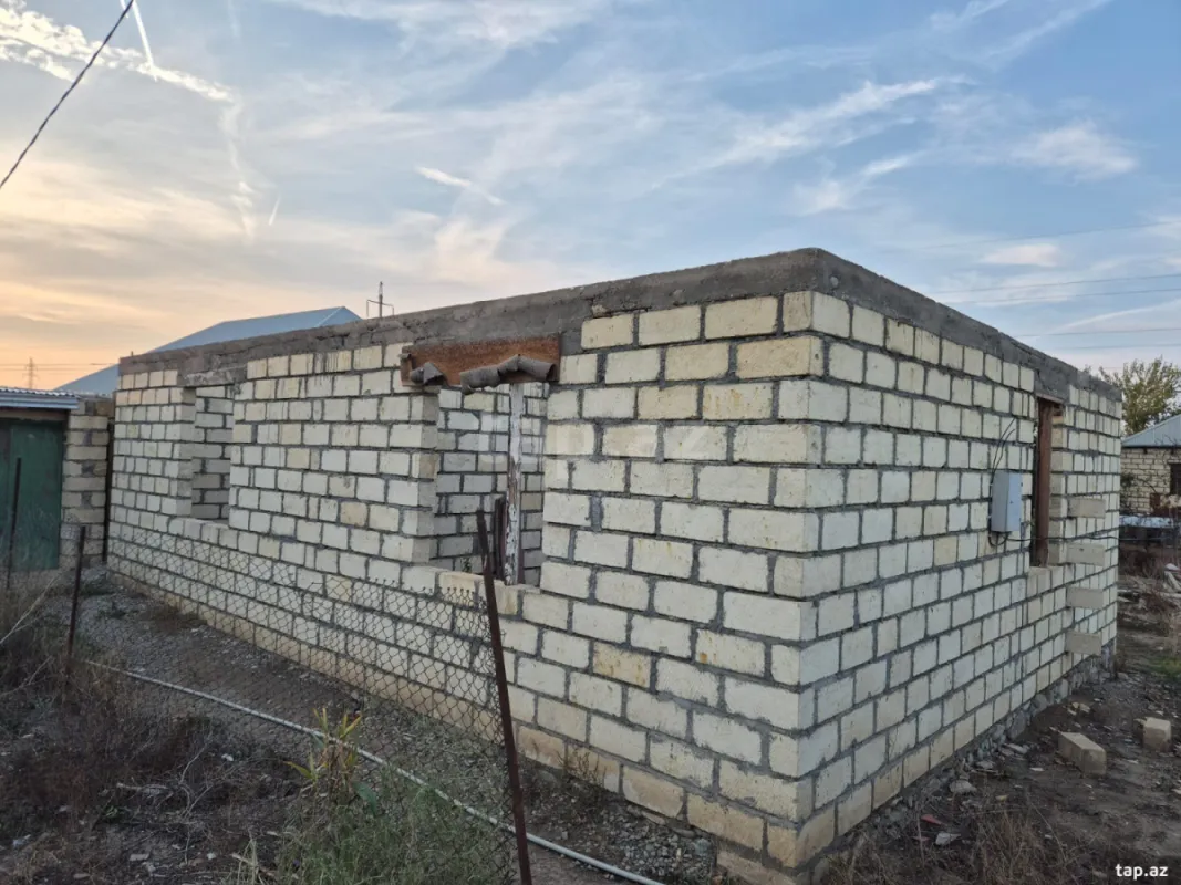 Satılır 3 otaqlı həyət evi