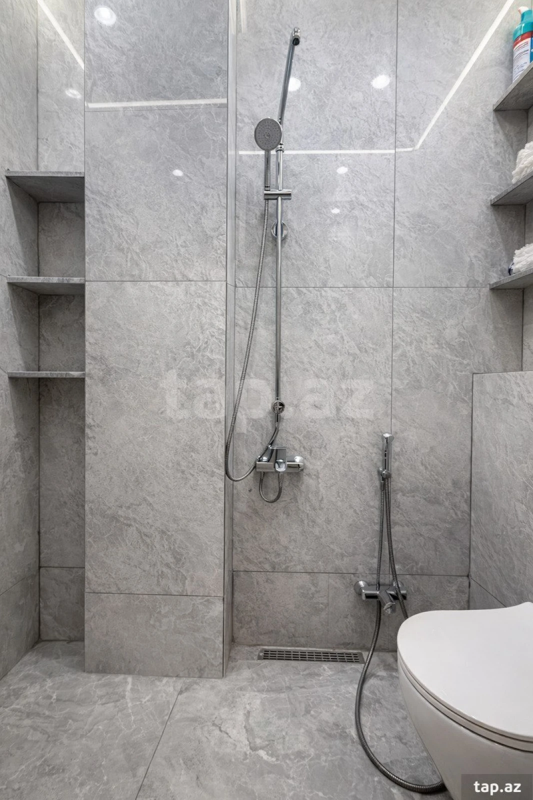 Satılır 2 otaqlı yeni tikili 73 m²