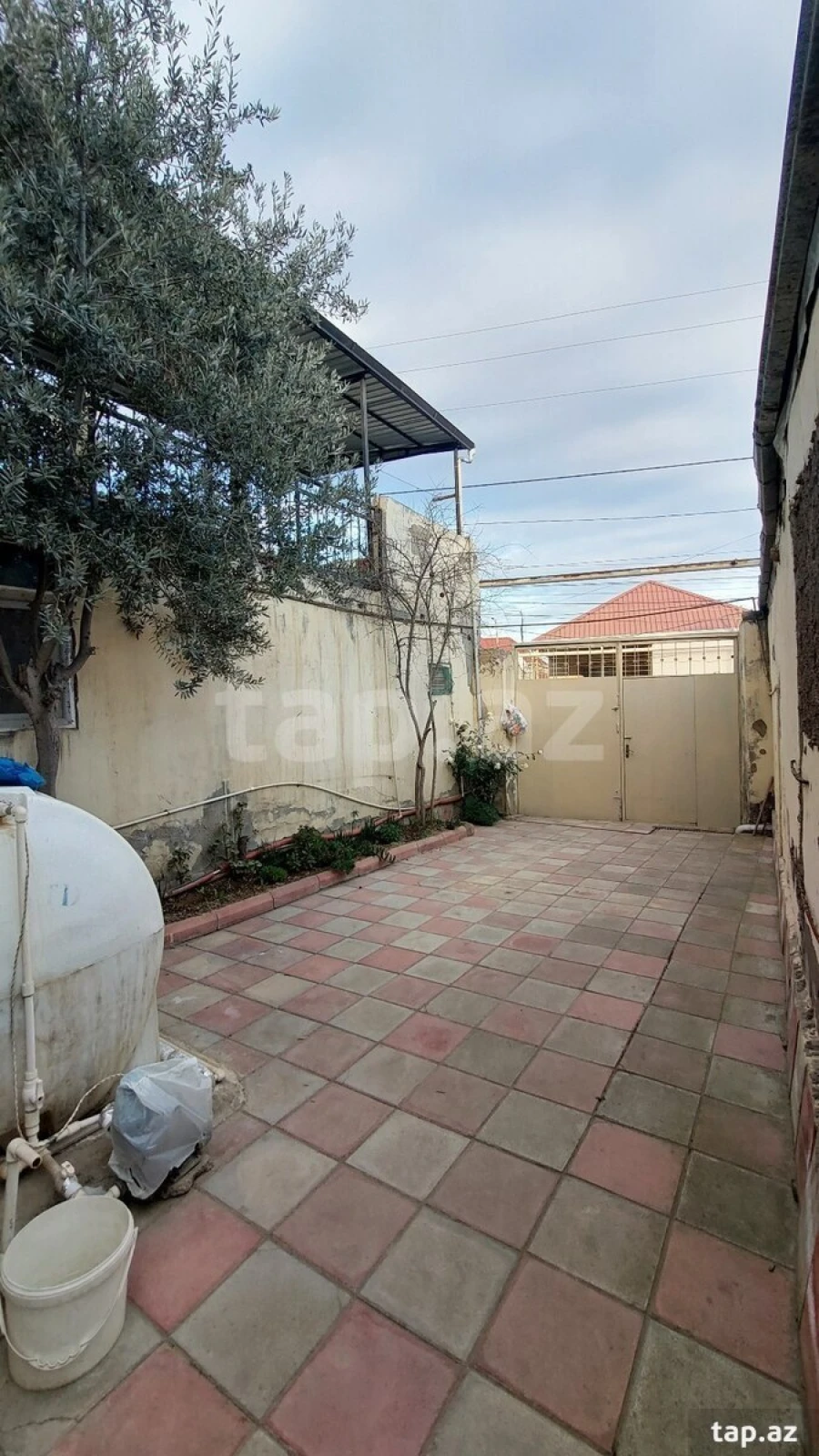 Satılır 4 otaqlı həyət evi