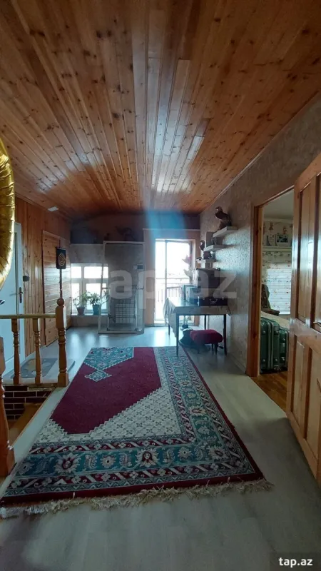 Satılır 4 otaqlı həyət evi