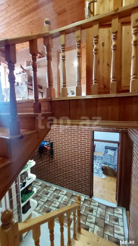 Satılır 4 otaqlı həyət evi