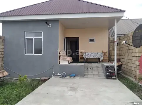 Satılır 3 otaqlı həyət evi 100 m² — Şəki 3 otaq 100.00 m²