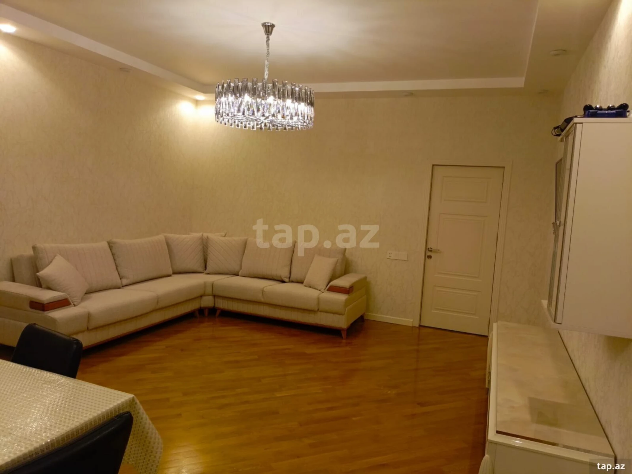 Satılır 3 otaqlı yeni tikili 110 m²