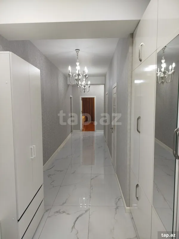 Satılır 3 otaqlı yeni tikili 110 m²