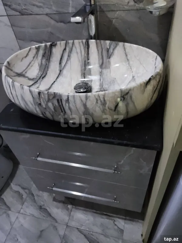 Kirayə verilir 3 otaqlı yeni tikili 85 m²