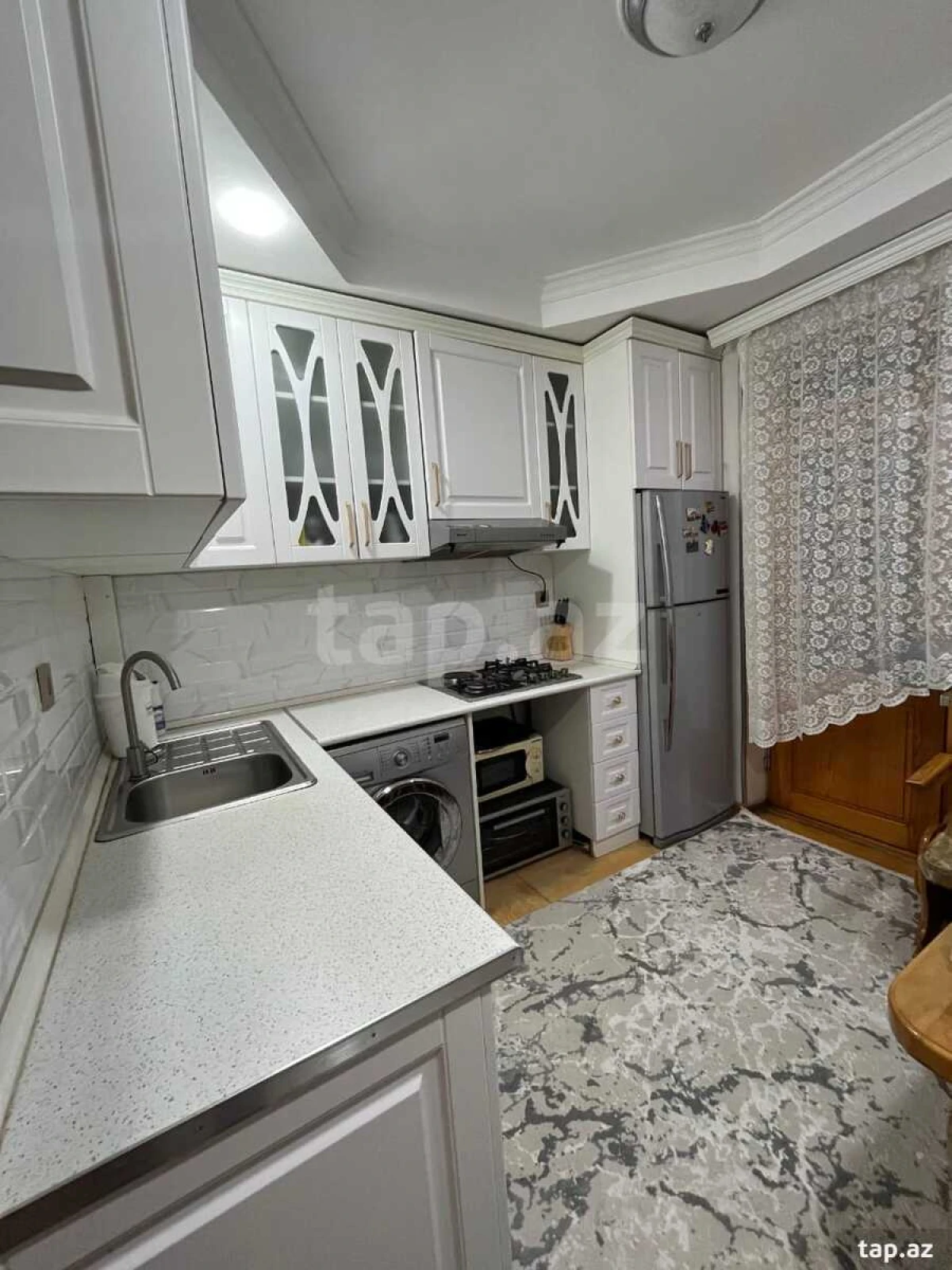 Satılır 5 otaqlı mənzil 110 m²