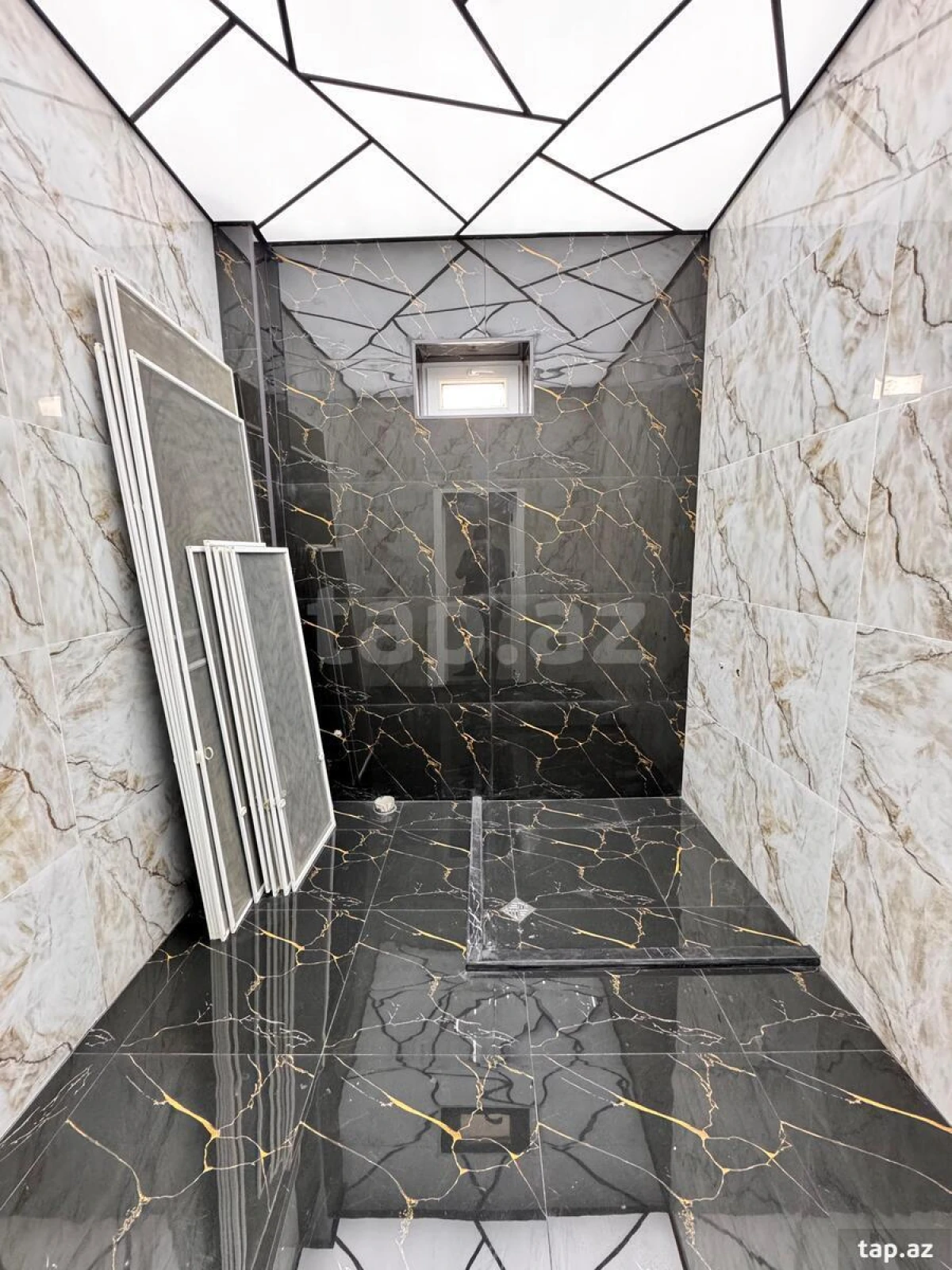 Satılır 5 otaqlı həyət evi