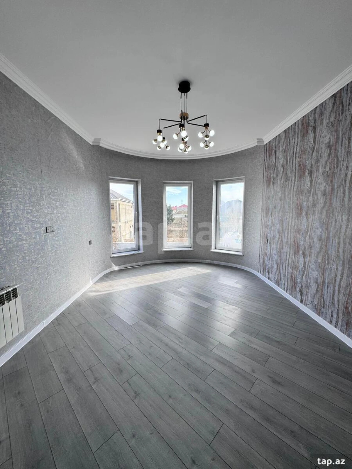 Satılır 5 otaqlı həyət evi