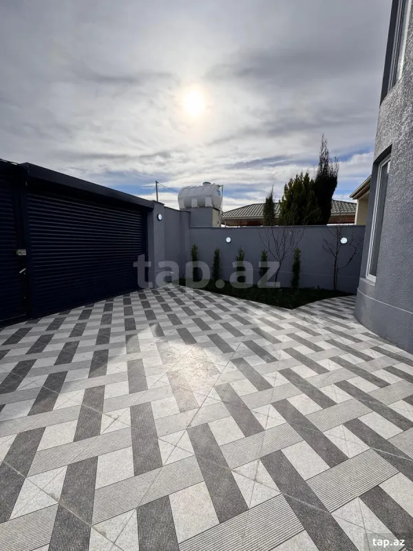 Satılır 5 otaqlı həyət evi
