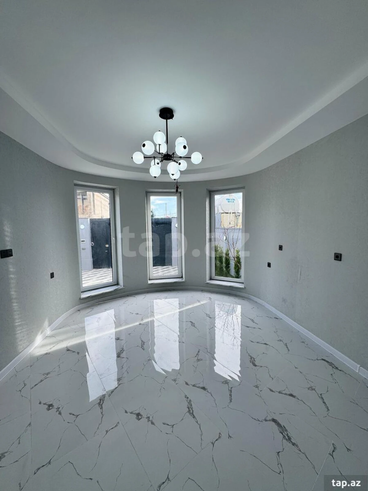 Satılır 5 otaqlı həyət evi