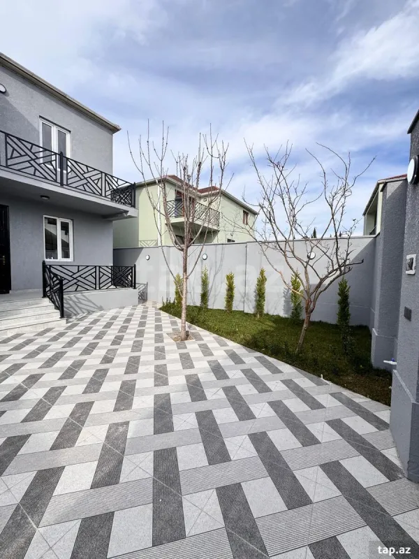 Satılır 5 otaqlı həyət evi