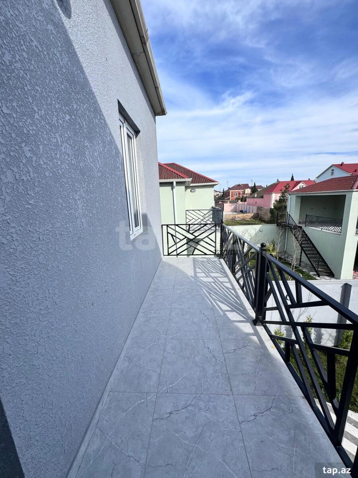 Satılır 5 otaqlı həyət evi