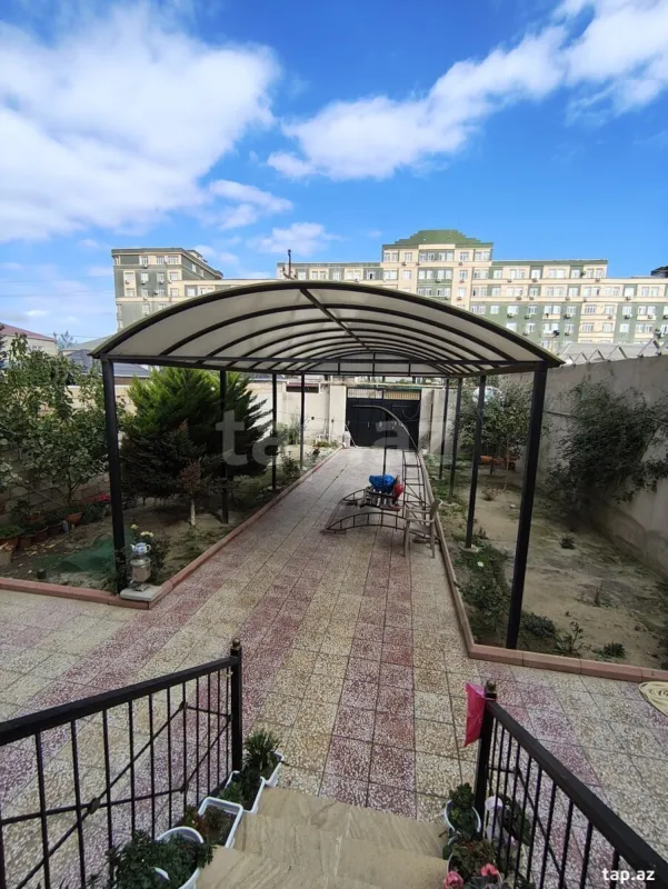 Satılır 4 otaqlı həyət evi