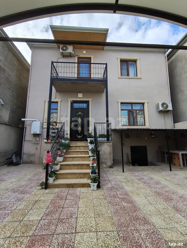 Satılır 4 otaqlı həyət evi