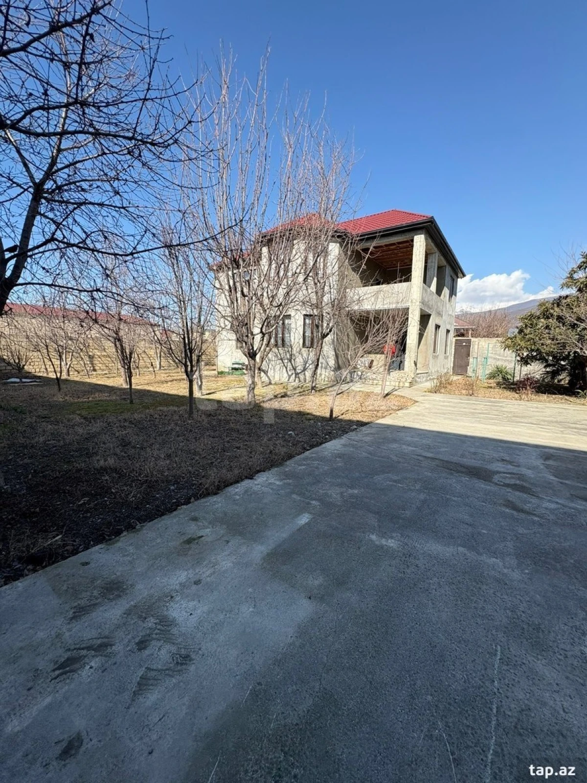 Kirayə verilir 4 otaqlı həyət evi