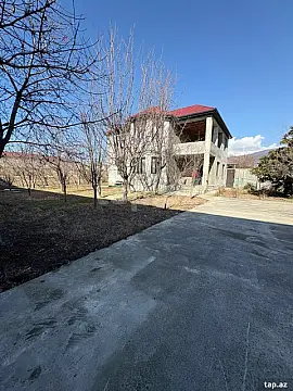 Kirayə verilir 4 otaqlı həyət evi