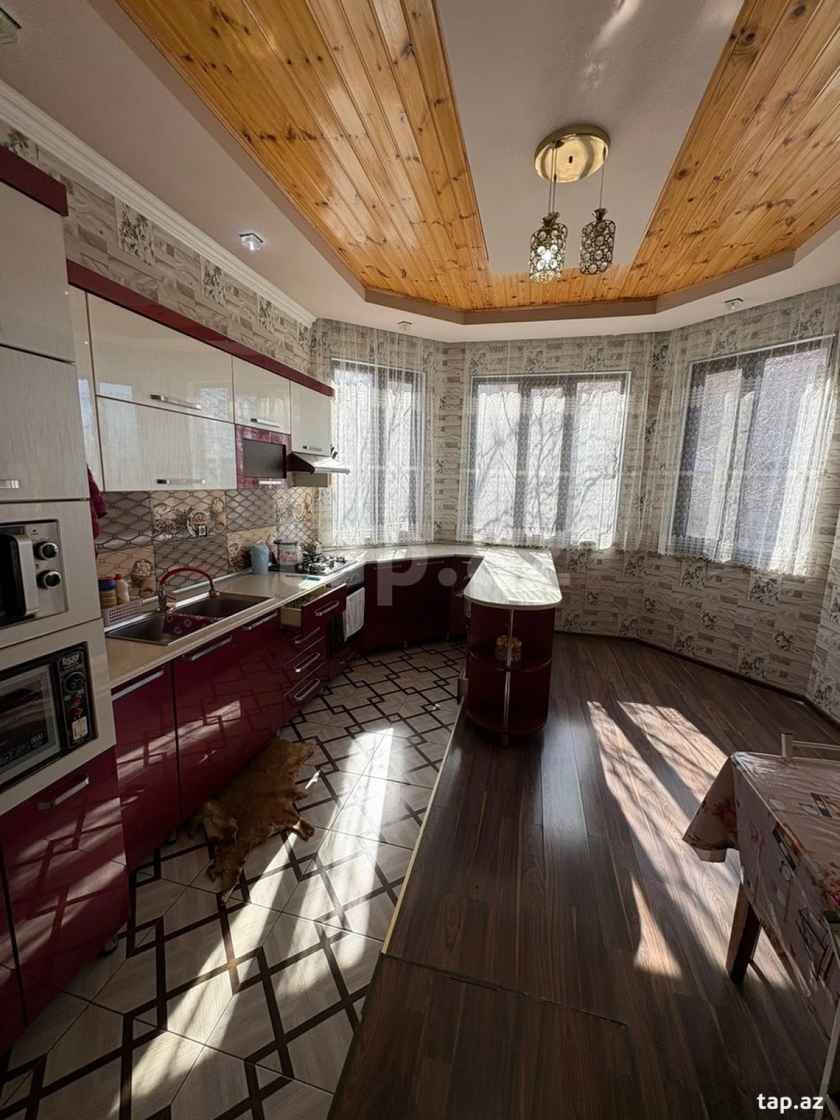 Kirayə verilir 4 otaqlı həyət evi