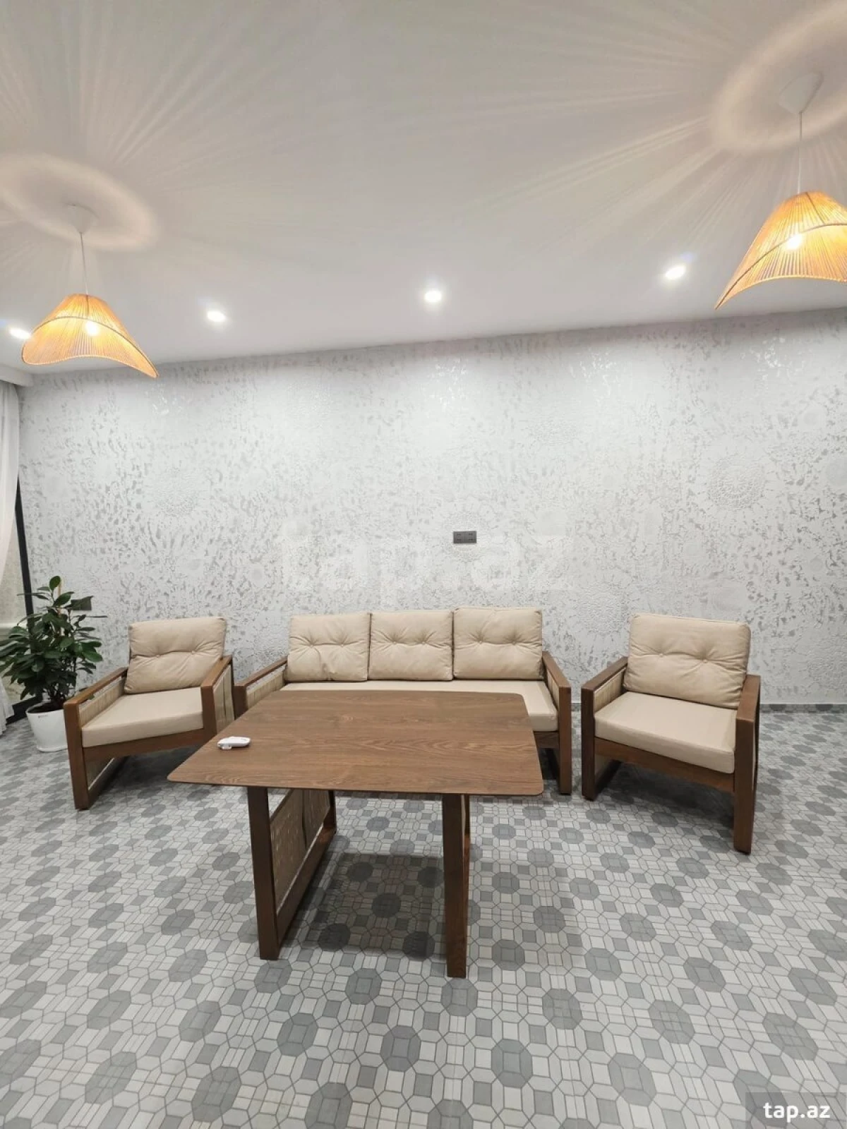 Satılır 4 otaqlı həyət evi