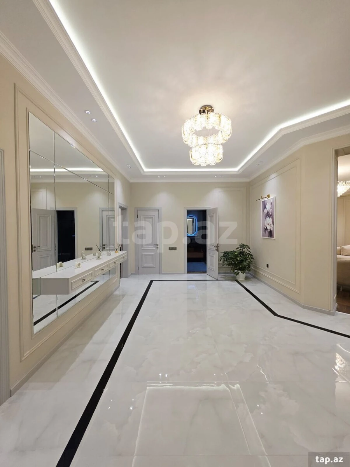 Satılır 4 otaqlı həyət evi