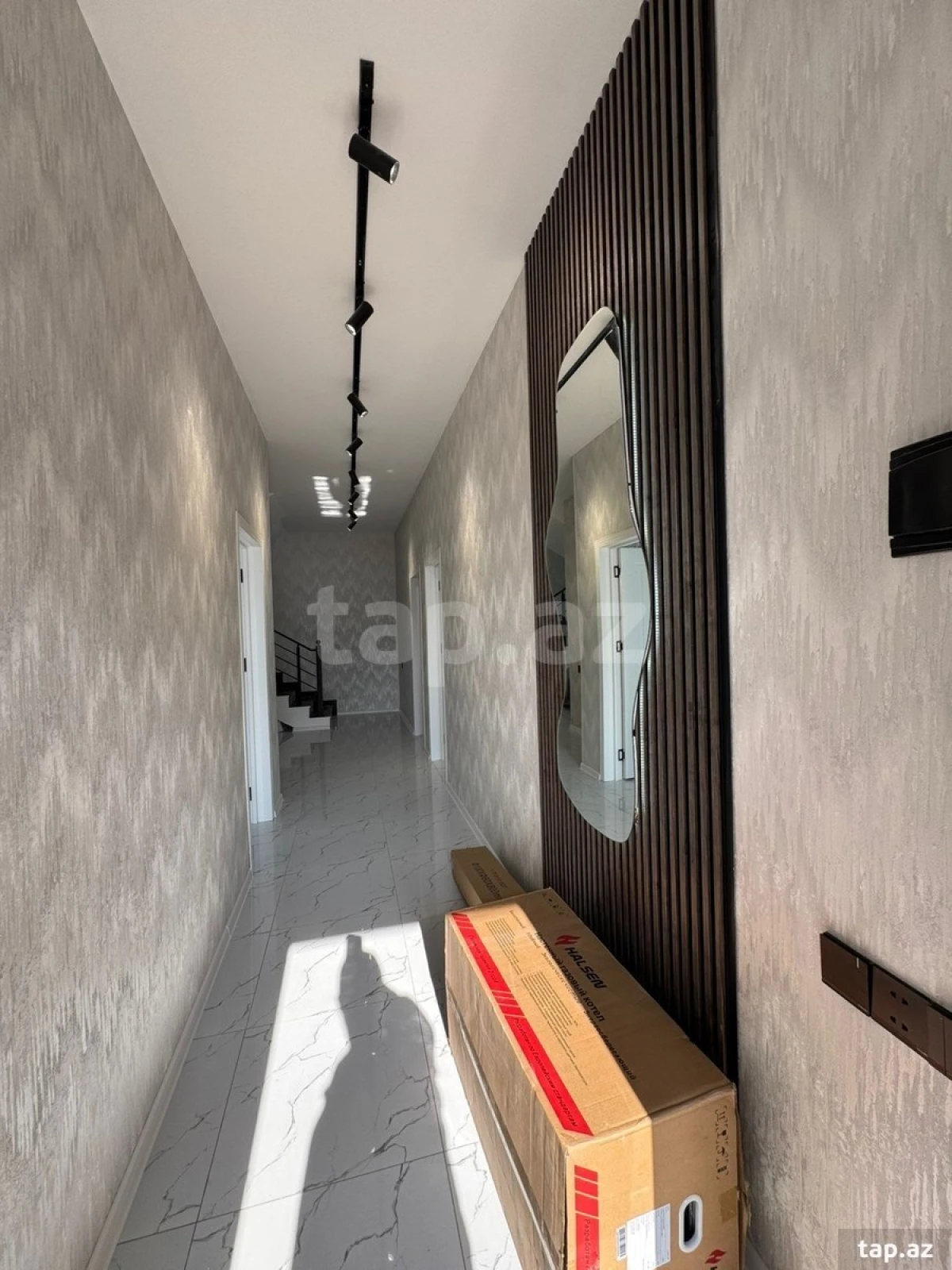 Satılır 5 otaqlı həyət evi