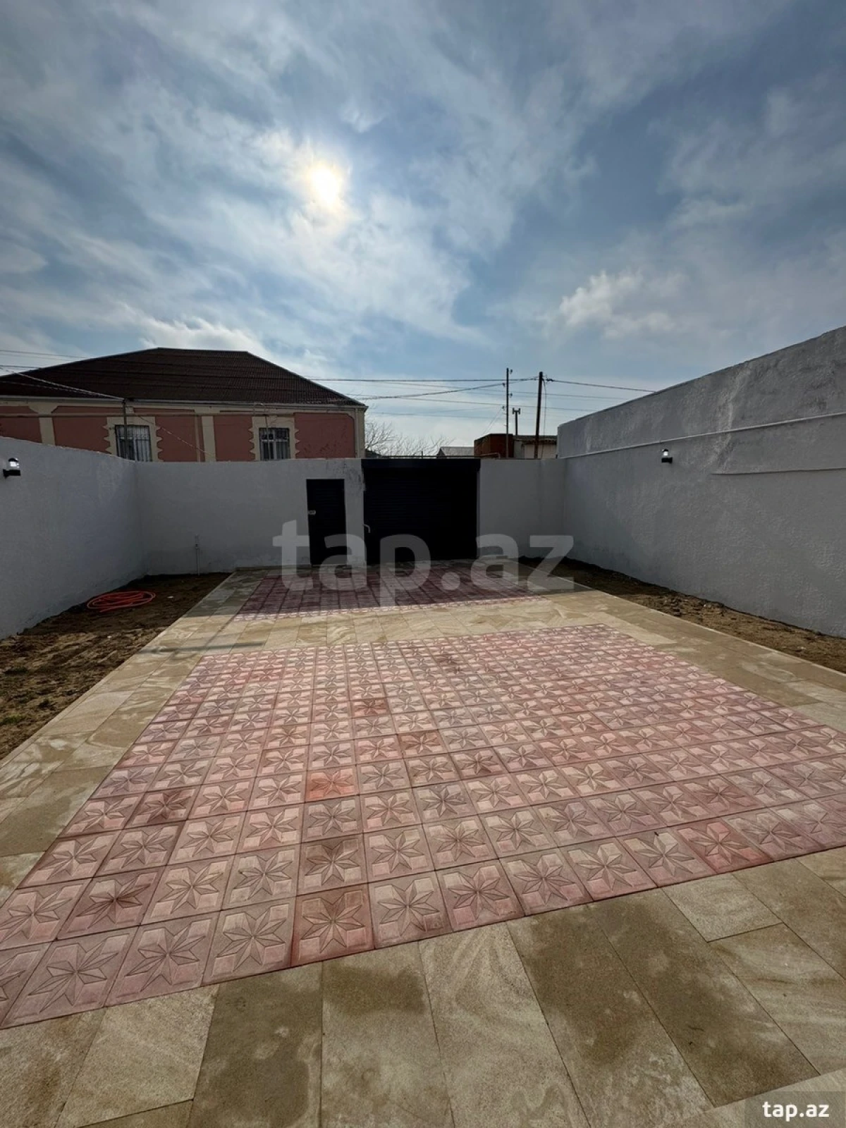 Satılır 5 otaqlı həyət evi