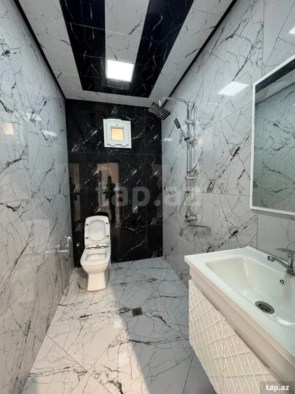 Satılır 5 otaqlı həyət evi