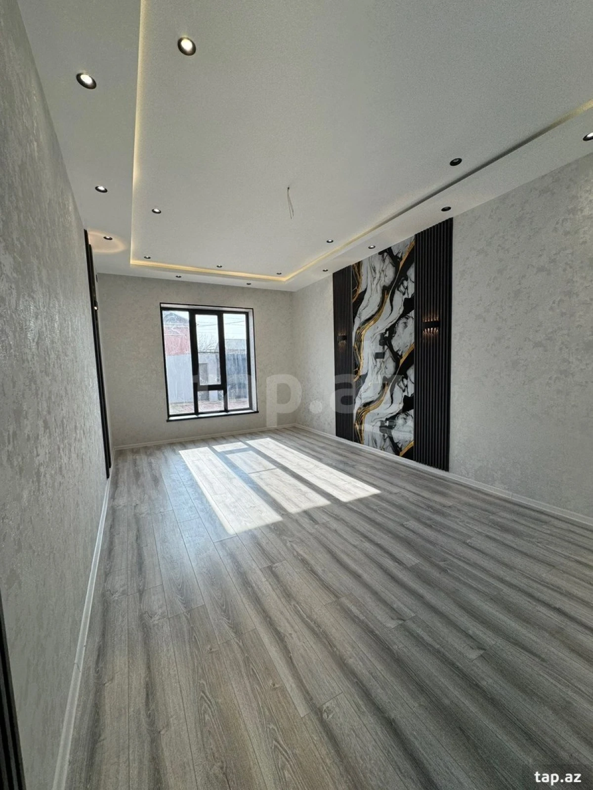 Satılır 5 otaqlı həyət evi