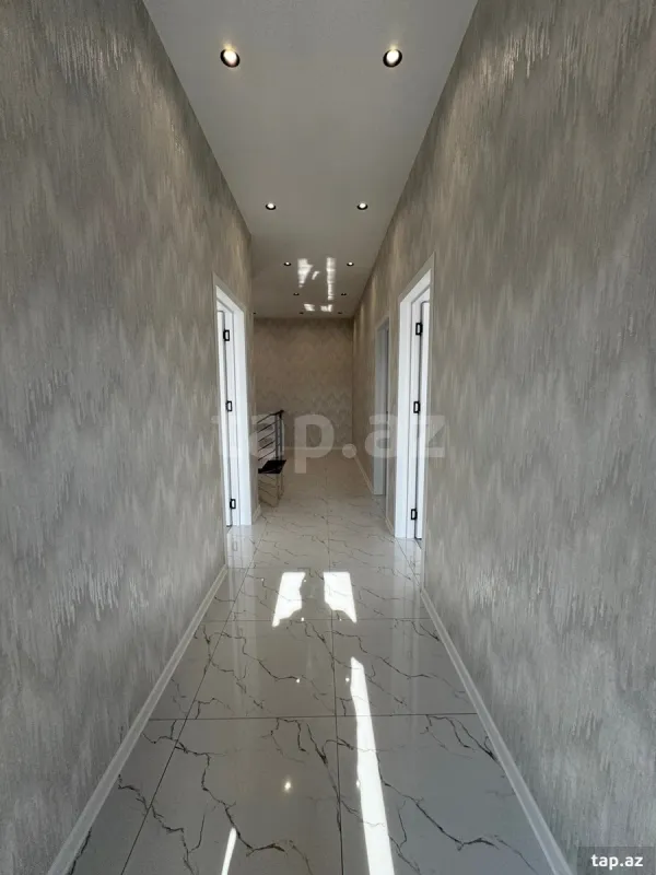 Satılır 5 otaqlı həyət evi