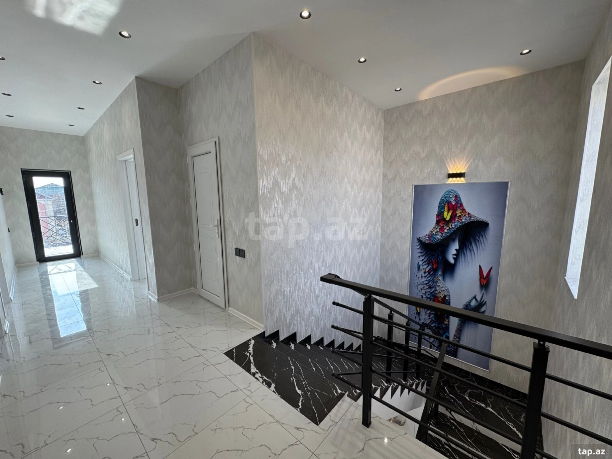 Satılır 5 otaqlı həyət evi