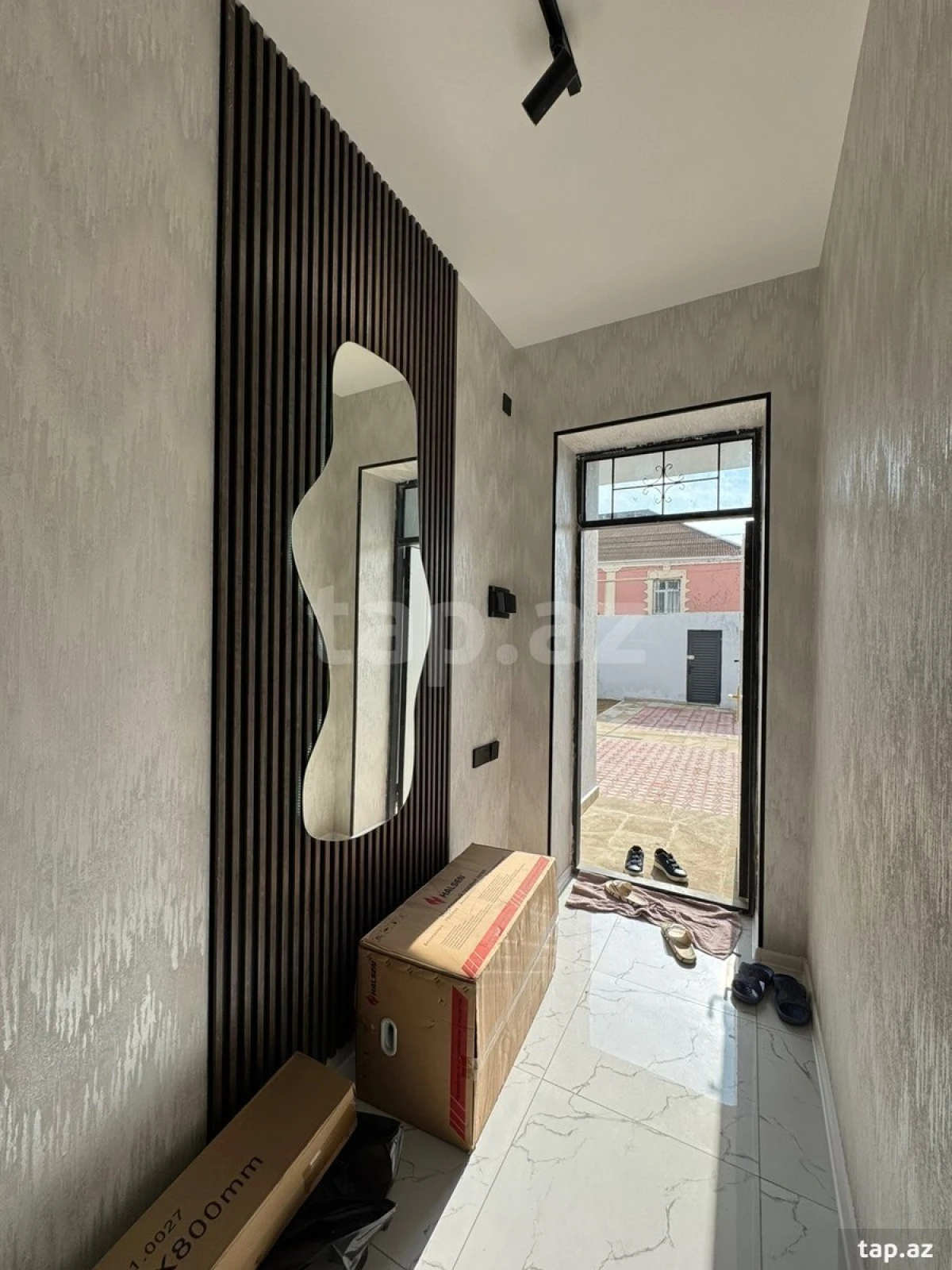 Satılır 5 otaqlı həyət evi