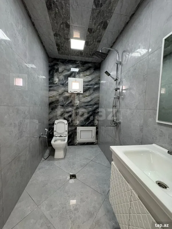 Satılır 5 otaqlı həyət evi