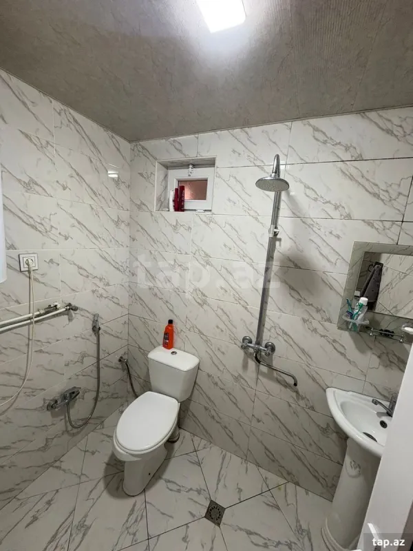 Kirayə verilir 2 otaqlı yeni tikili 50 m²