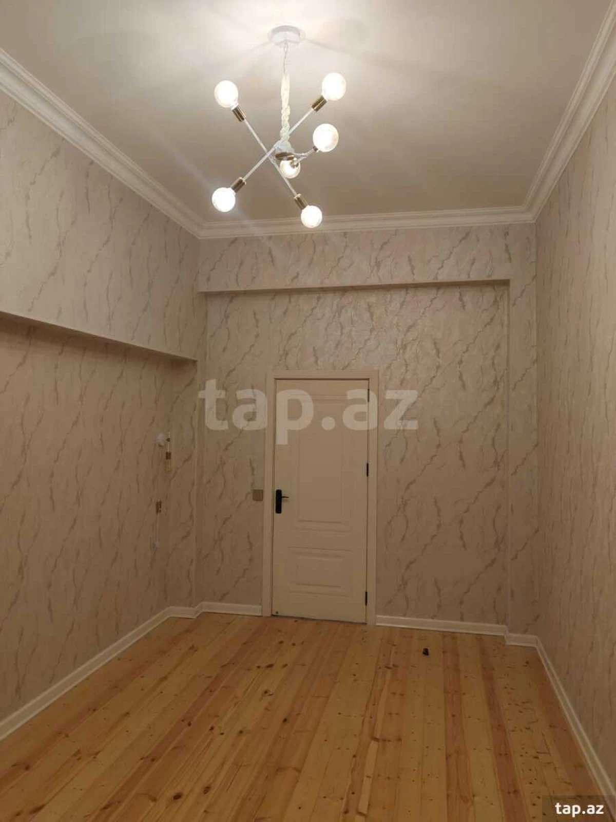 Satılır 4 otaqlı mənzil 115 m²