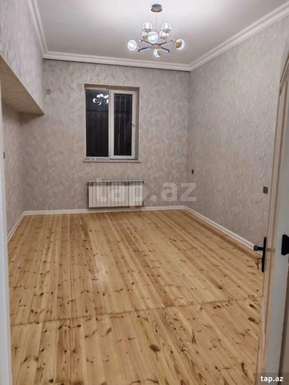 Satılır 4 otaqlı mənzil 115 m²