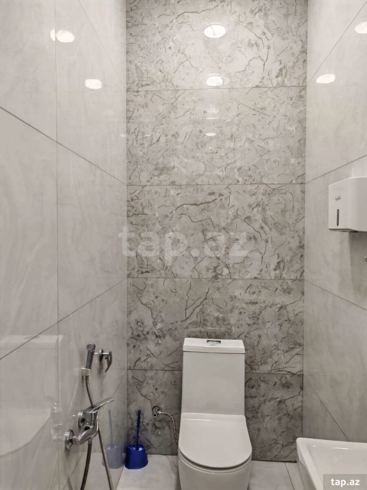 Satılır 4 otaqlı mənzil 115 m²