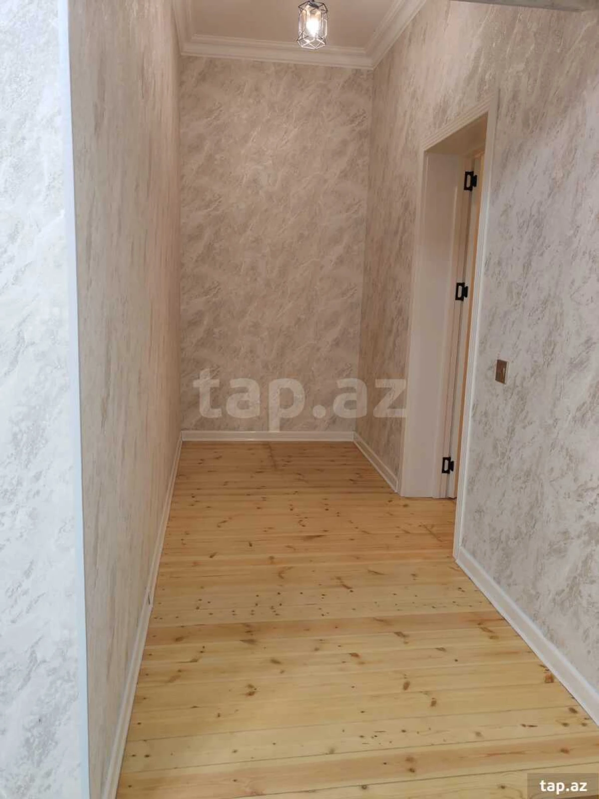 Satılır 4 otaqlı mənzil 115 m²