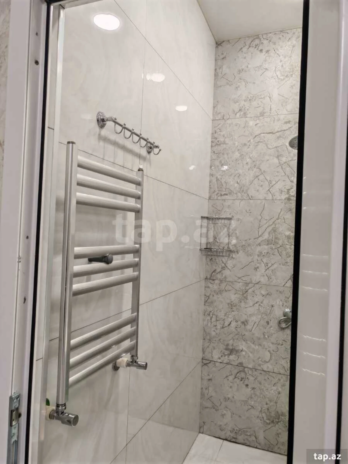 Satılır 4 otaqlı mənzil 115 m²