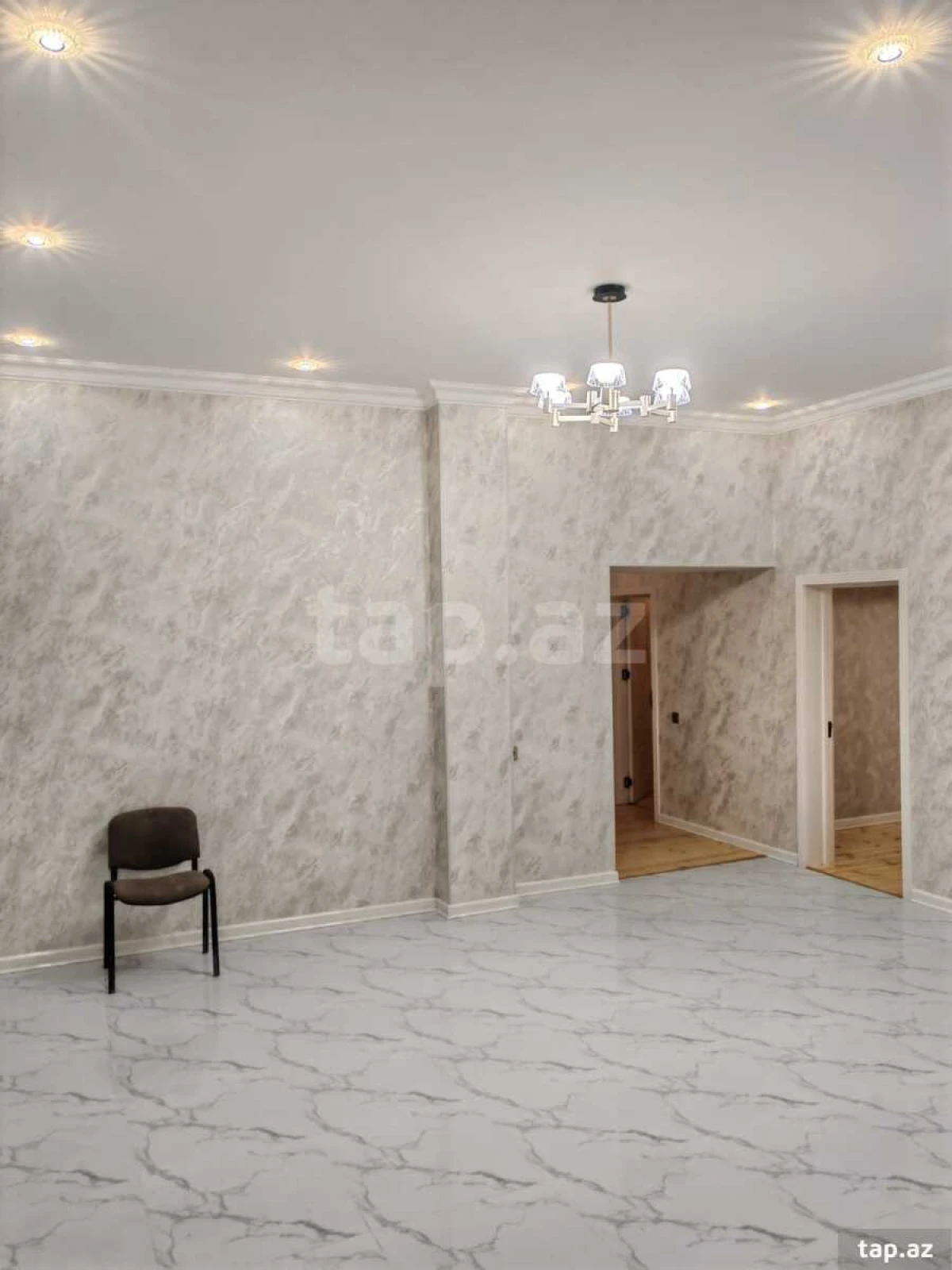 Satılır 4 otaqlı mənzil 115 m²