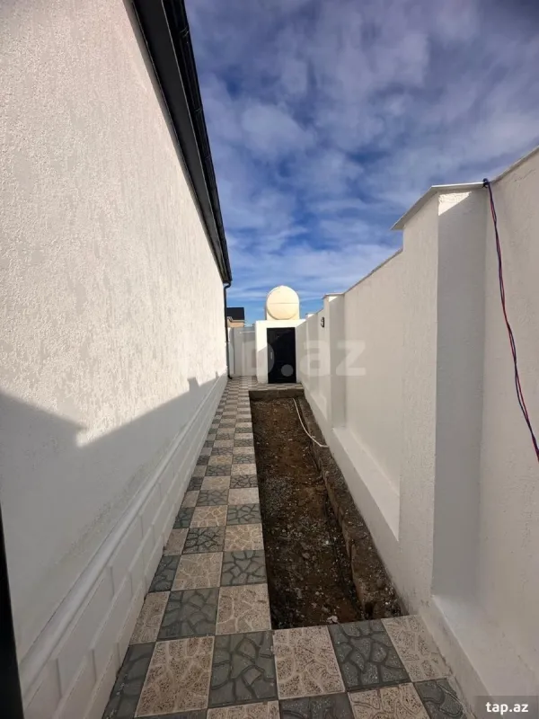 Satılır 4 otaqlı həyət evi