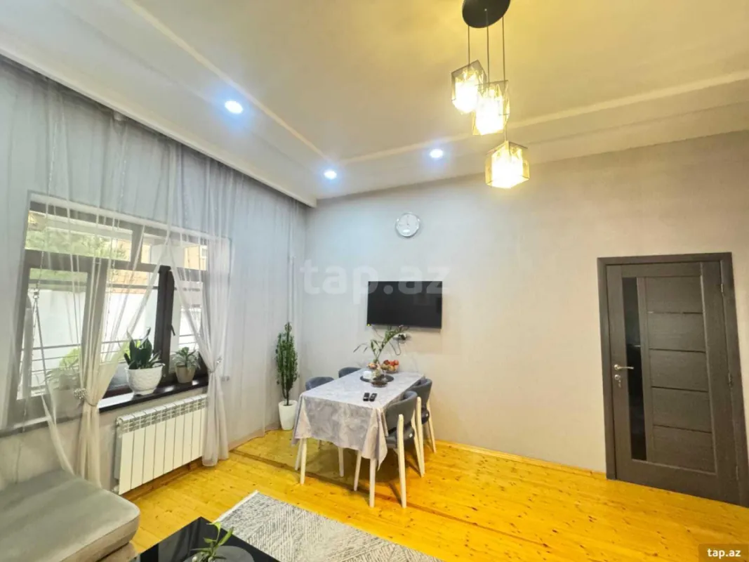 Satılır 5 otaqlı həyət evi