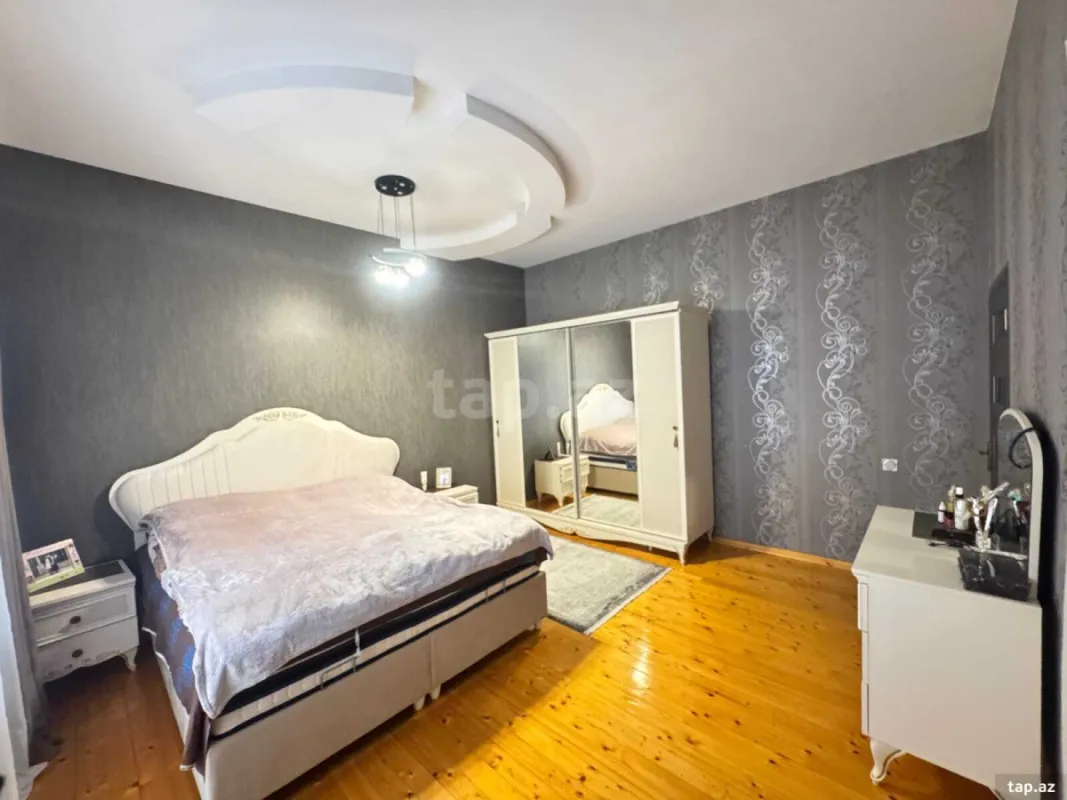 Satılır 5 otaqlı həyət evi