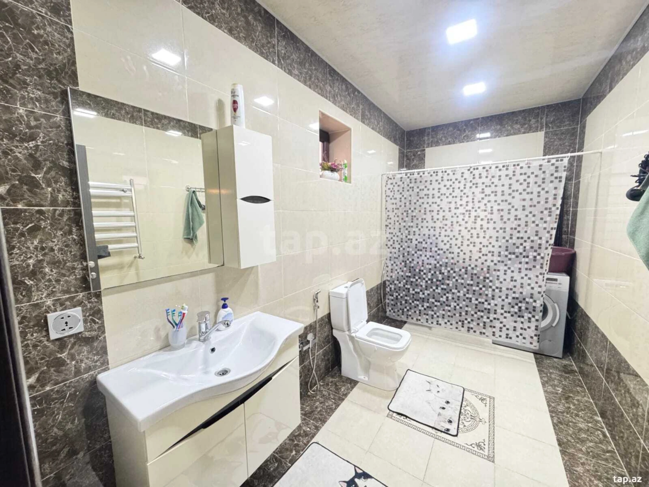 Satılır 5 otaqlı həyət evi