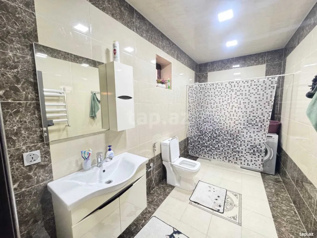 Satılır 5 otaqlı həyət evi