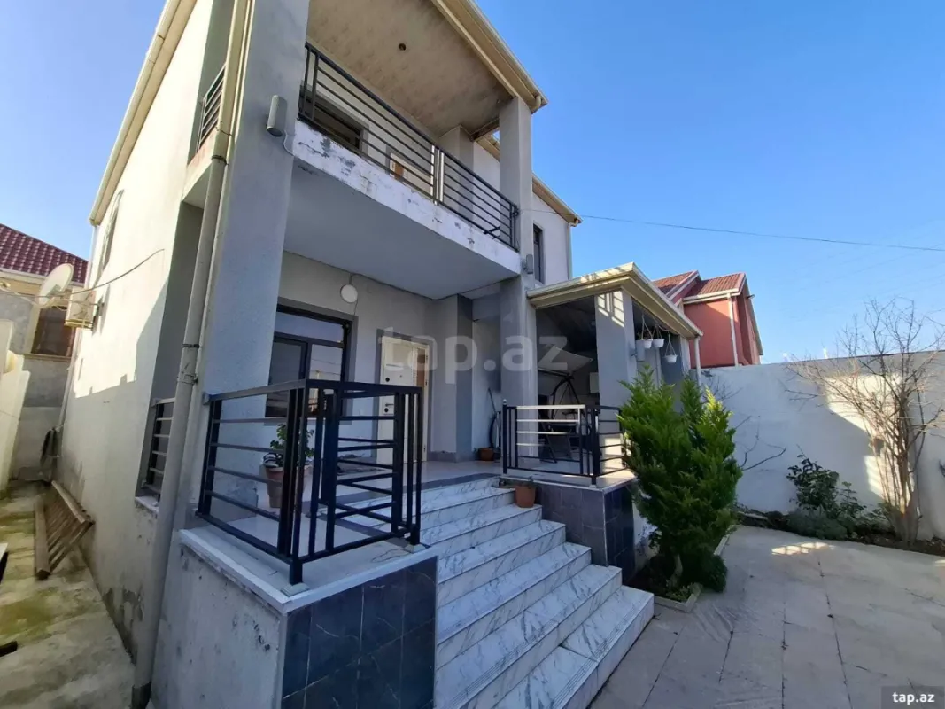 Satılır 5 otaqlı həyət evi