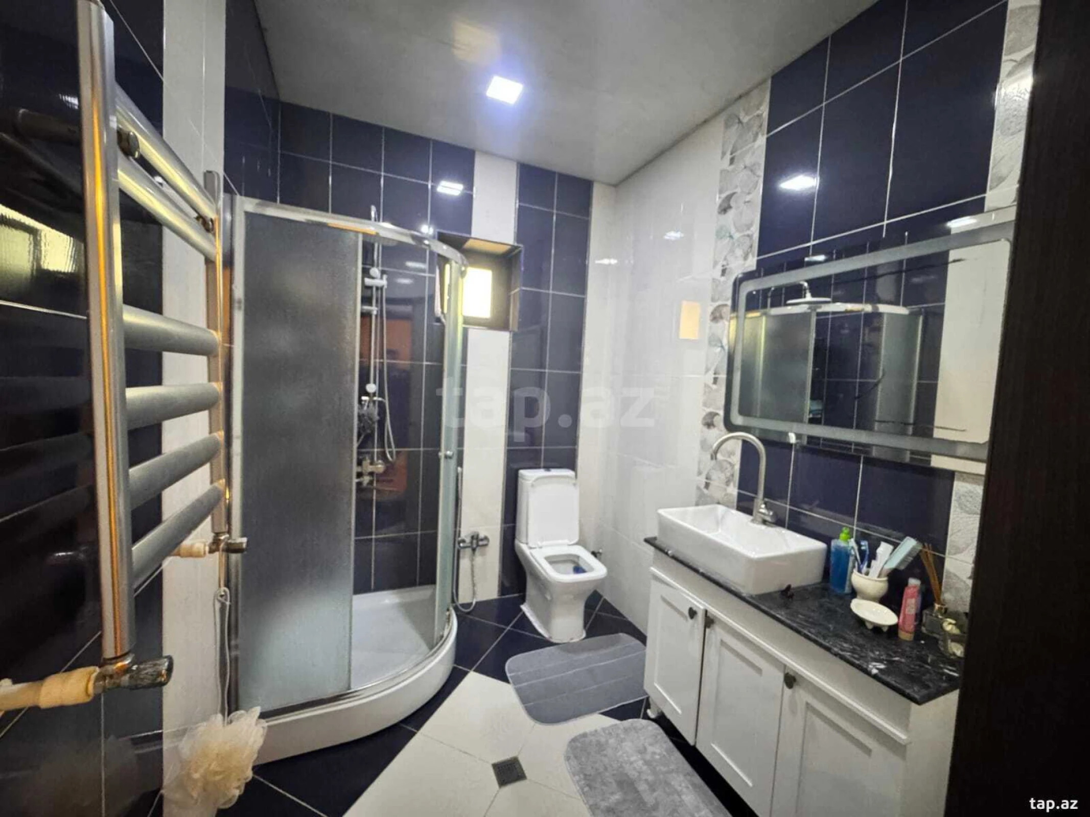 Satılır 5 otaqlı həyət evi