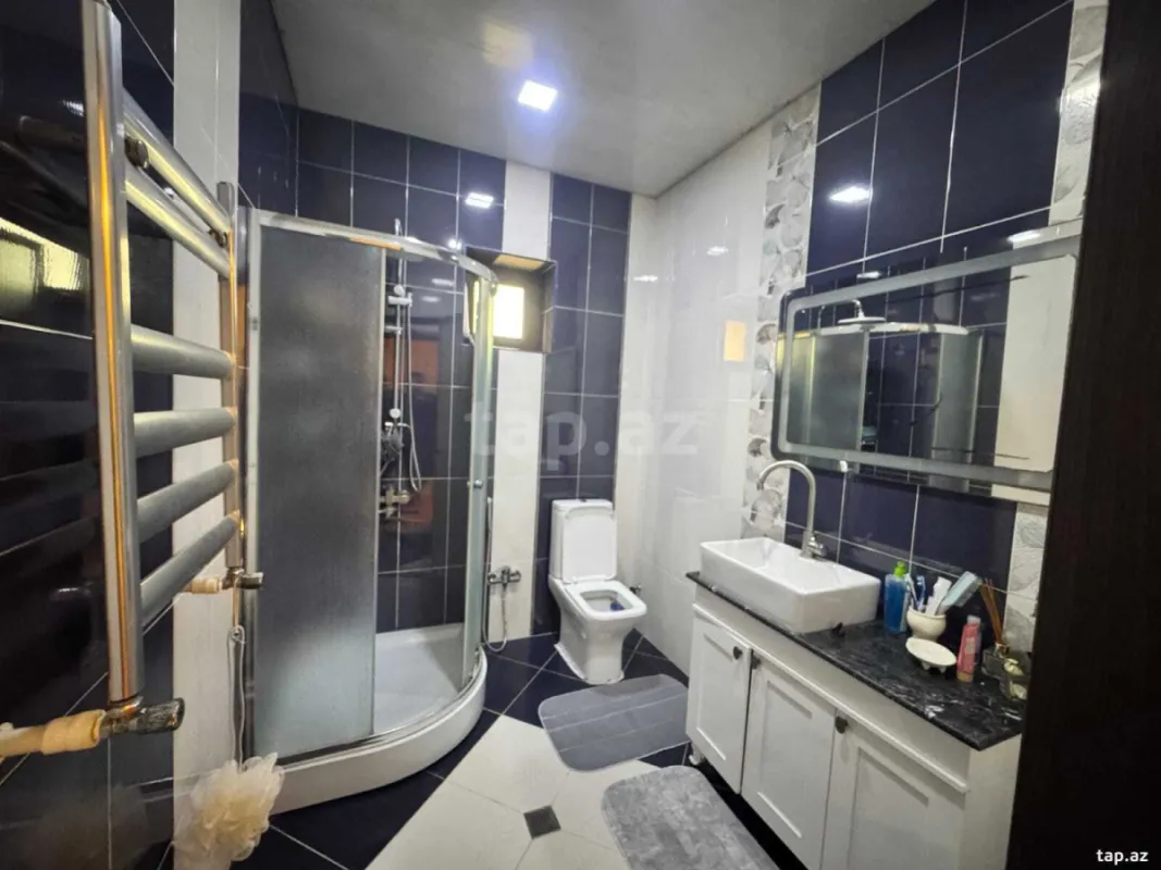 Satılır 5 otaqlı həyət evi