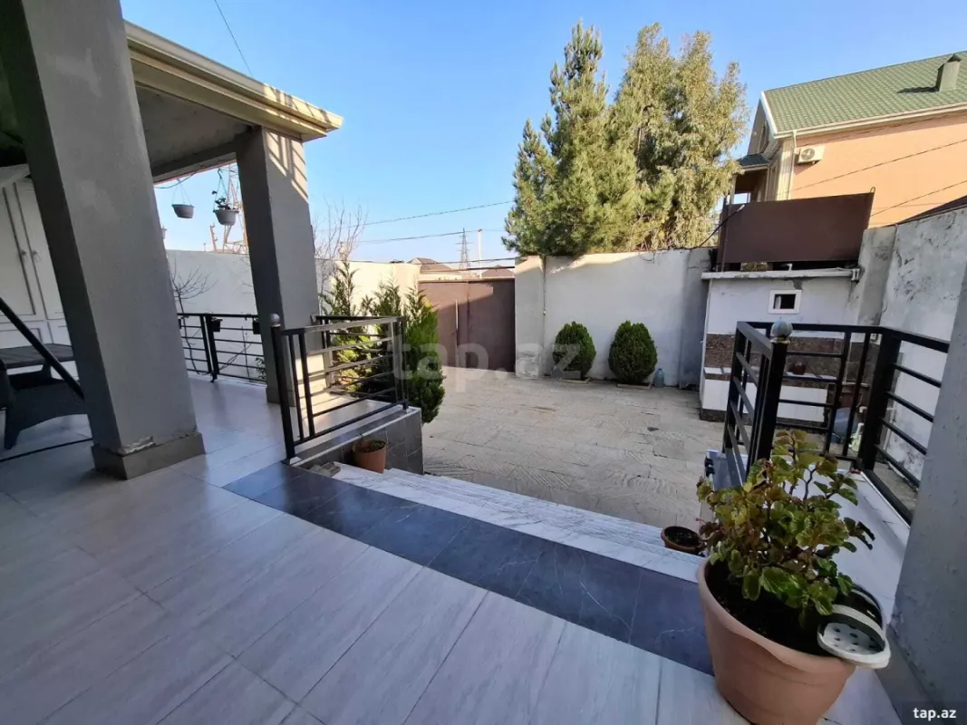 Satılır 5 otaqlı həyət evi