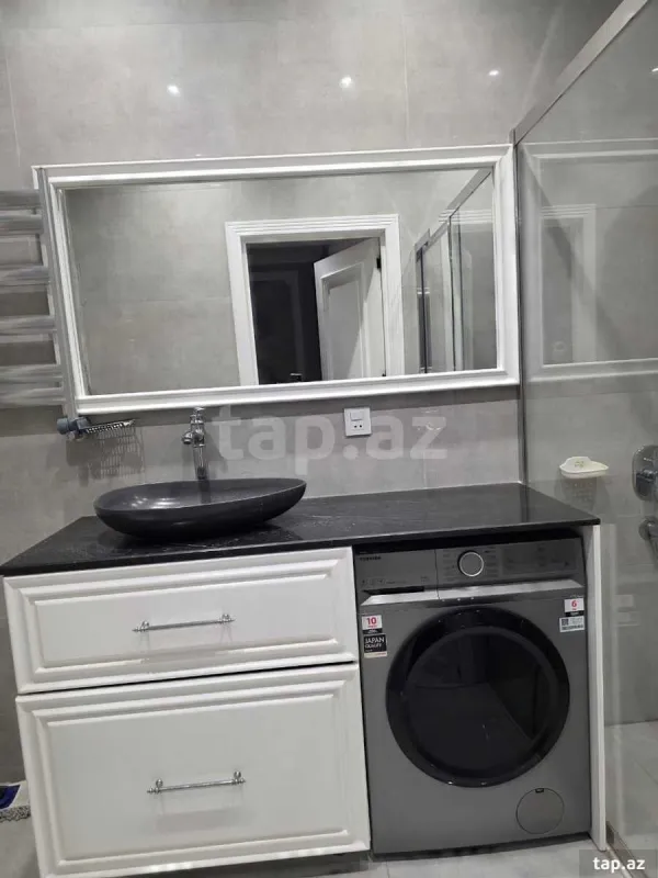 Kirayə verilir 3 otaqlı yeni tikili 98 m²