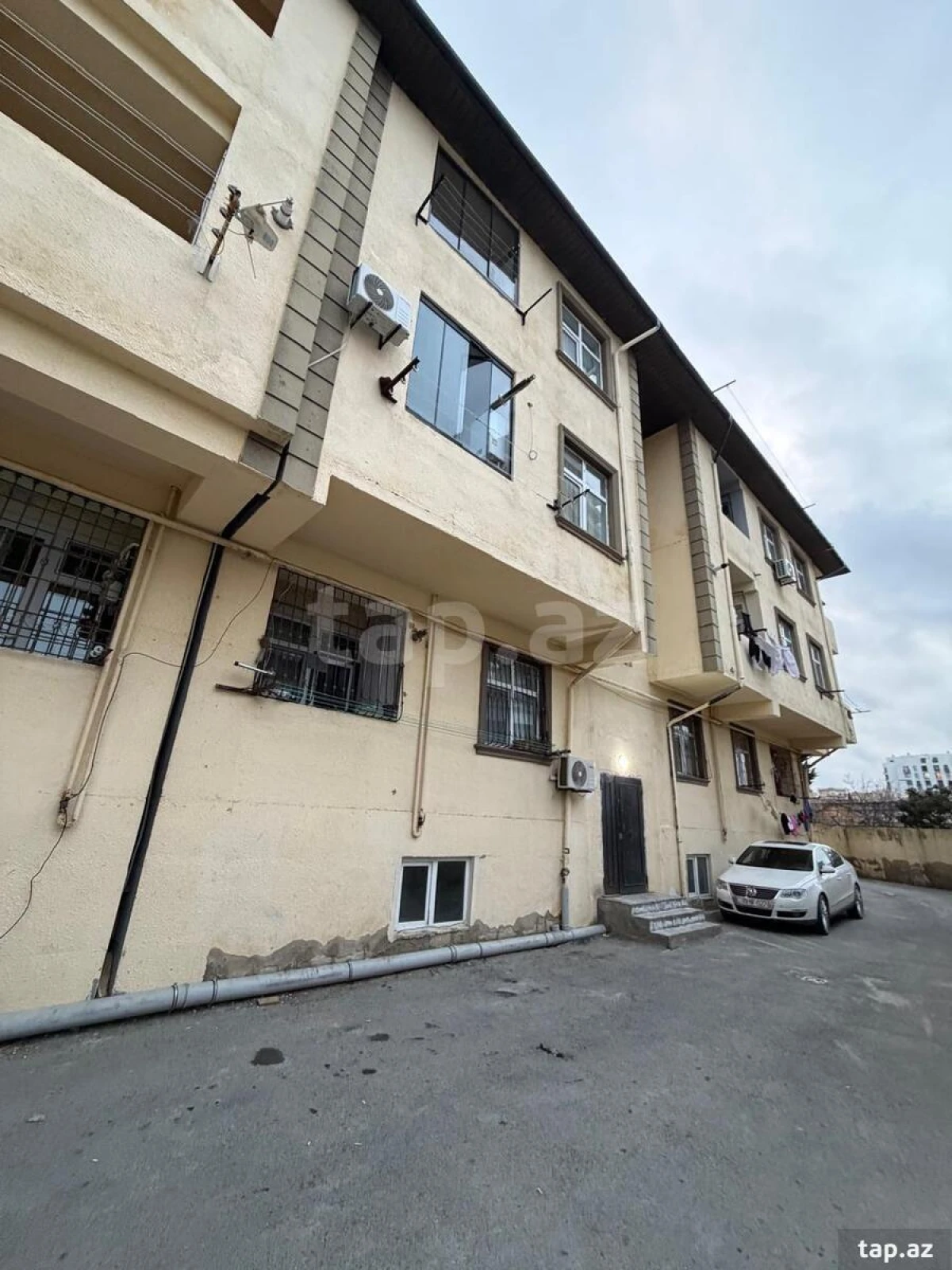 Satılır 3 otaqlı yeni tikili 76 m²