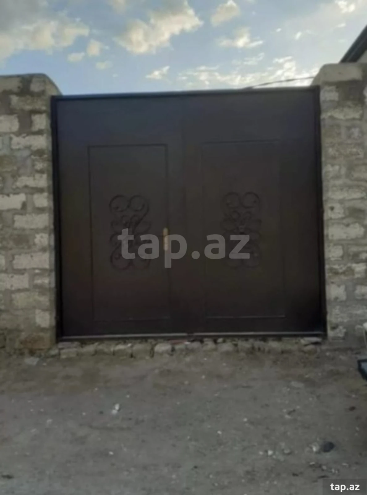 Satılır 4 otaqlı həyət evi